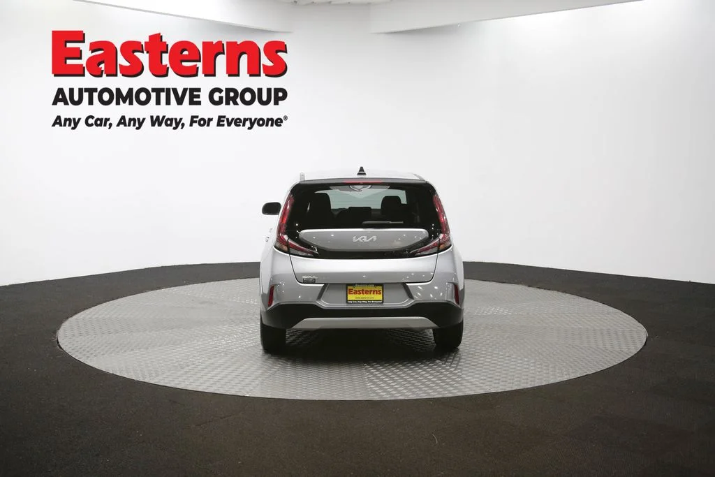 Used 2023  Kia LX image 35