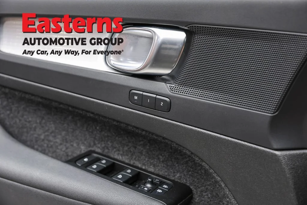 Used 2022 Black Volvo Momentum image 20