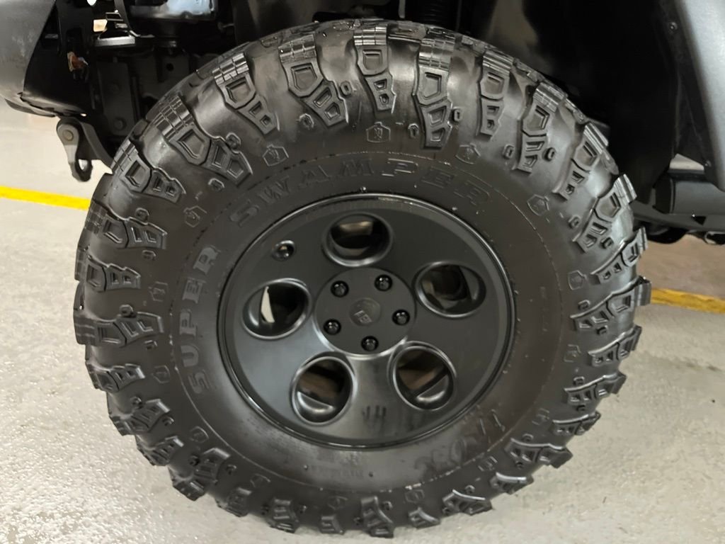 Used 2014 Billet Metallic Clearcoat Jeep Unlimited Rubicon image 5