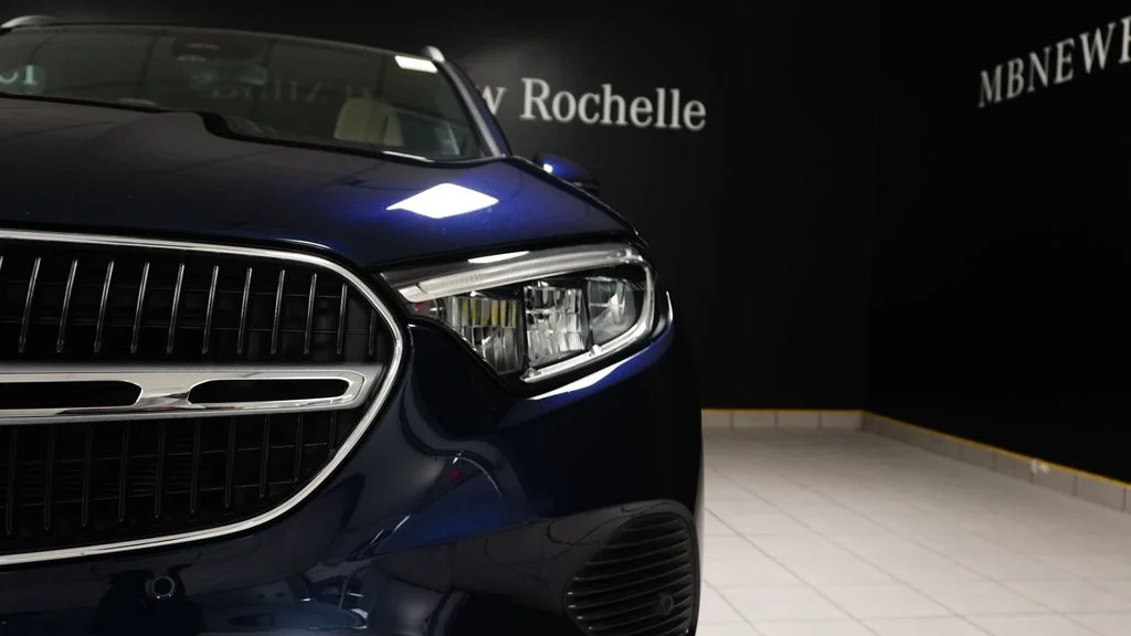 Certified Used 2023 Blue Mercedes-Benz GLC 300 image 11