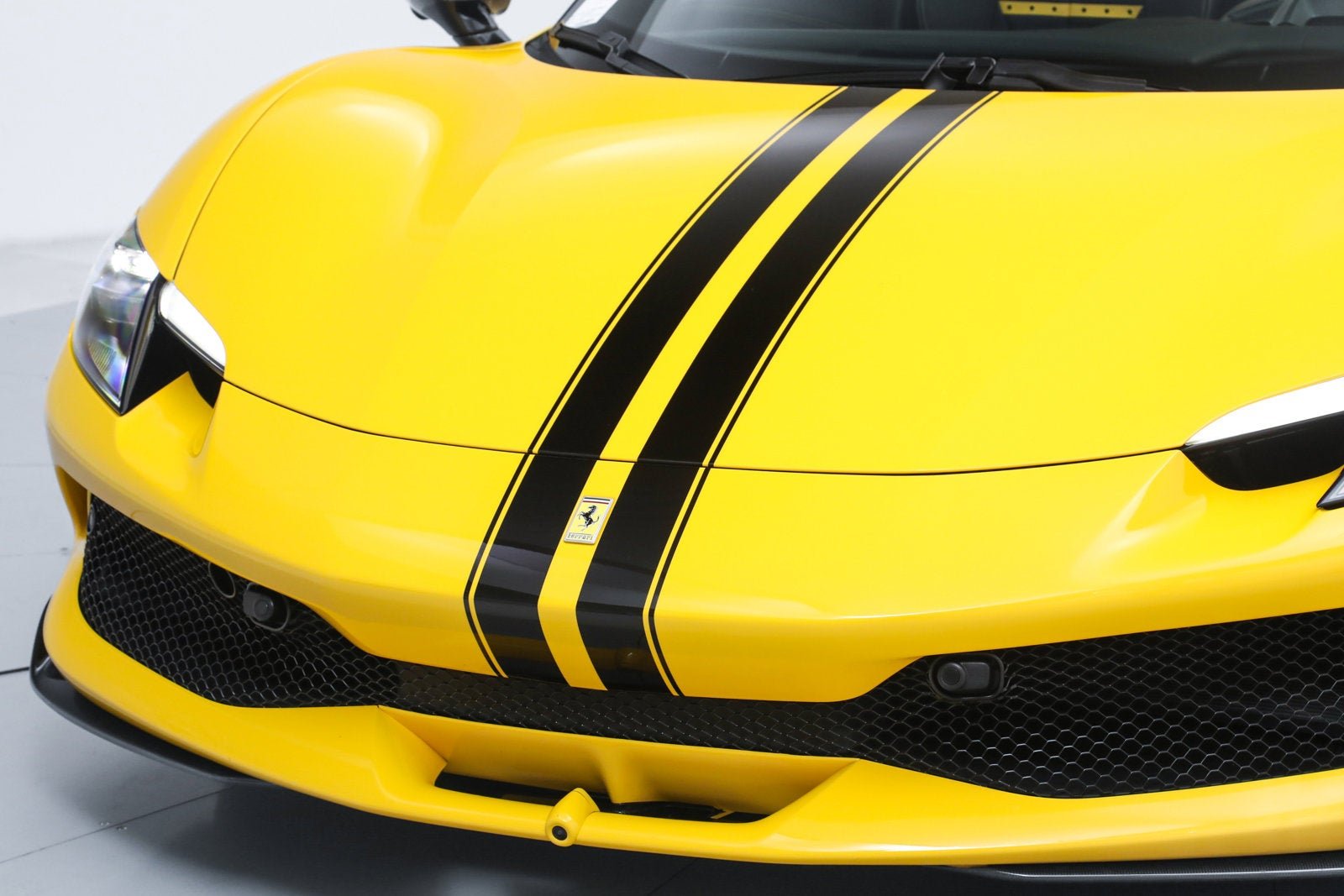 Used 2024 Giallo Modena Ferrari  image 16