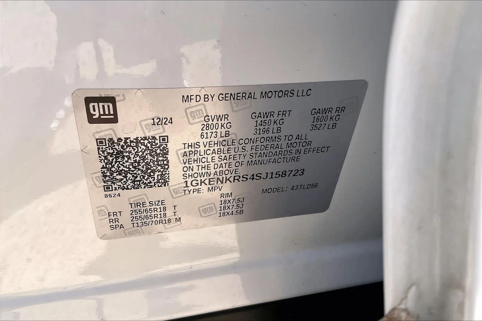 Used 2025 Summit White GMC FWD Elevation image 33