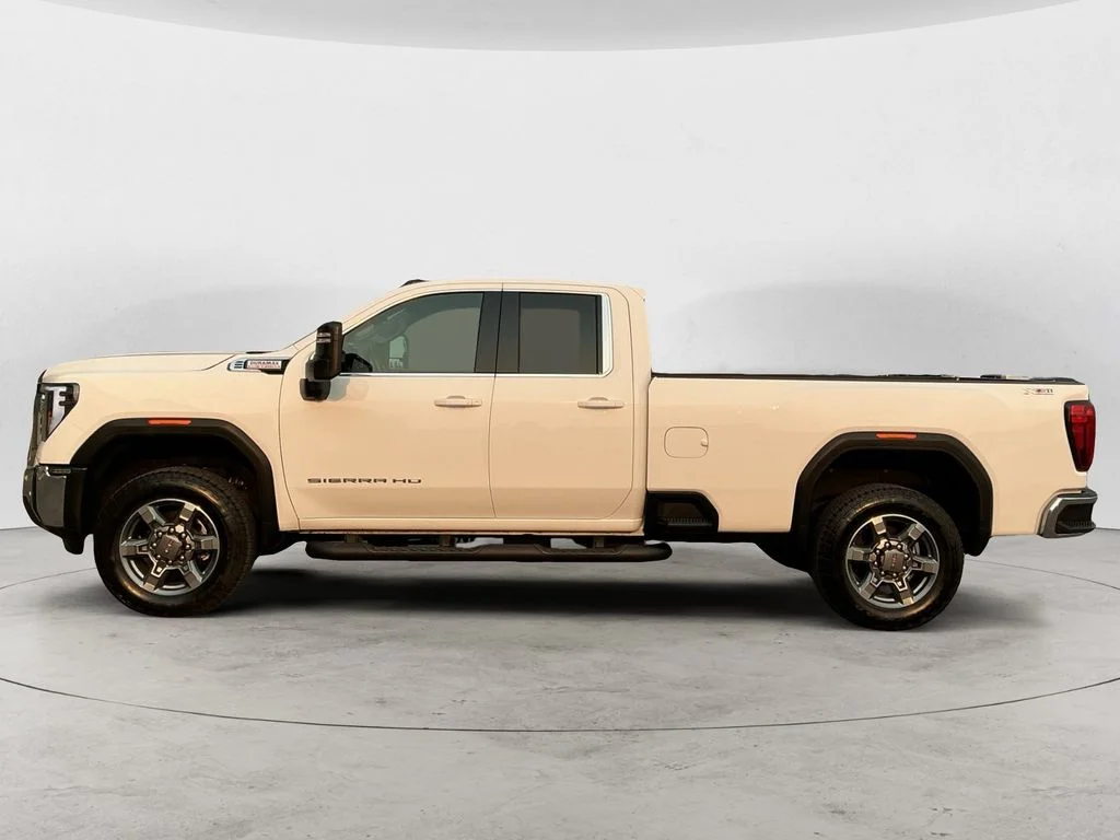 Used 2025 White GMC SLE image 8