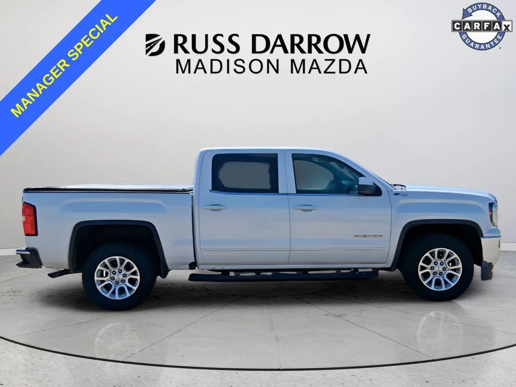 Used 2017 White GMC SLE image 6