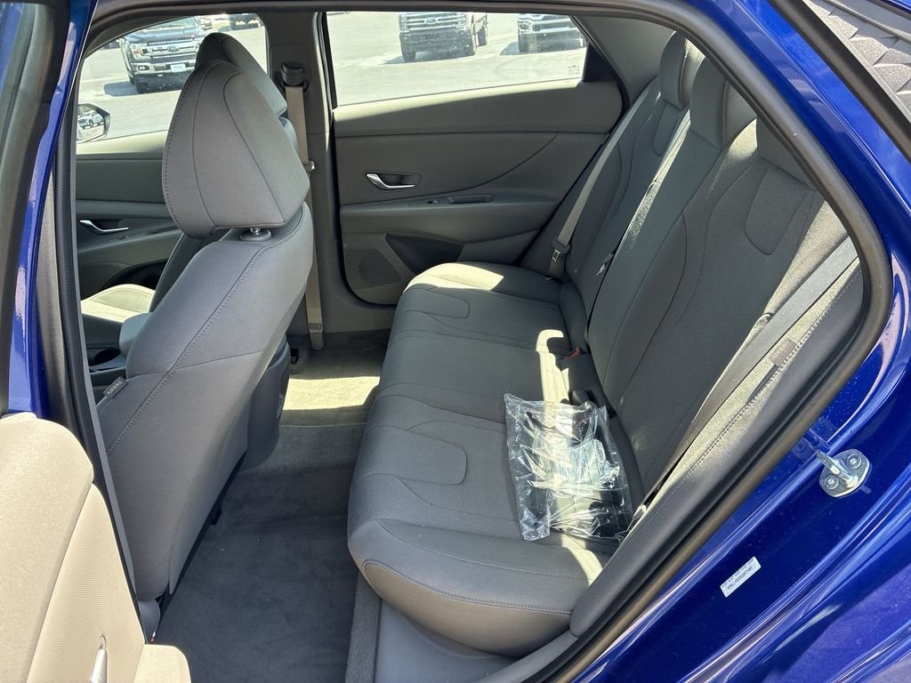 Used 2025 Blue Hyundai SE image 21