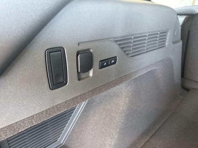 Used 2025 Black Metallic Lincoln Premiere image 7