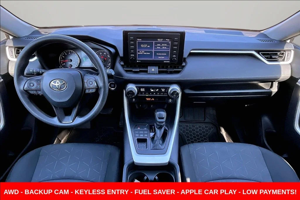 Used 2020 White Toyota XLE image 7