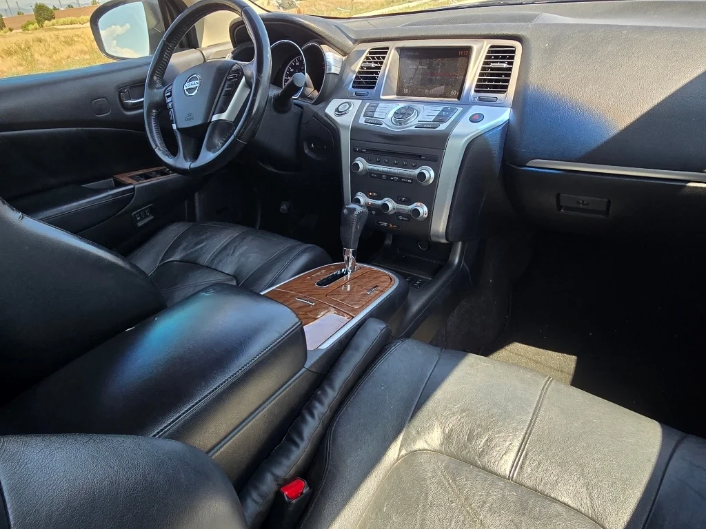 Used 2011 Merlot Metallic Nissan Base image 27
