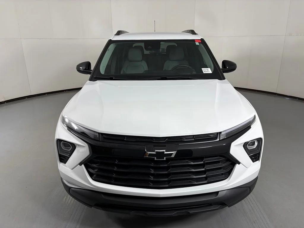 Used 2026 White Chevrolet LT image 3