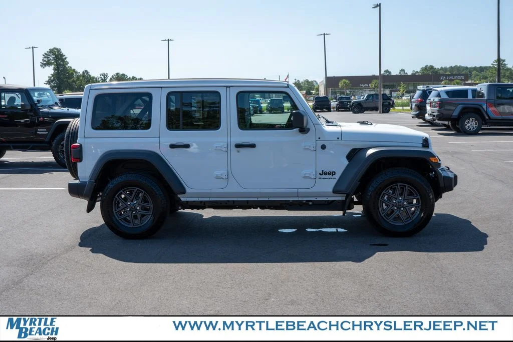 New 2026 Bright White Clear-Coat Exterior Paint Jeep Sport S image 7