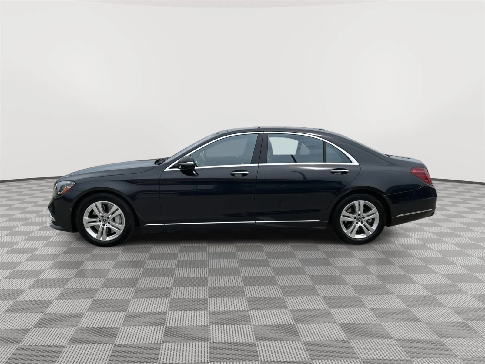Certified Used 2020 Magnetite Black Metallic Mercedes-Benz S 450 image 6