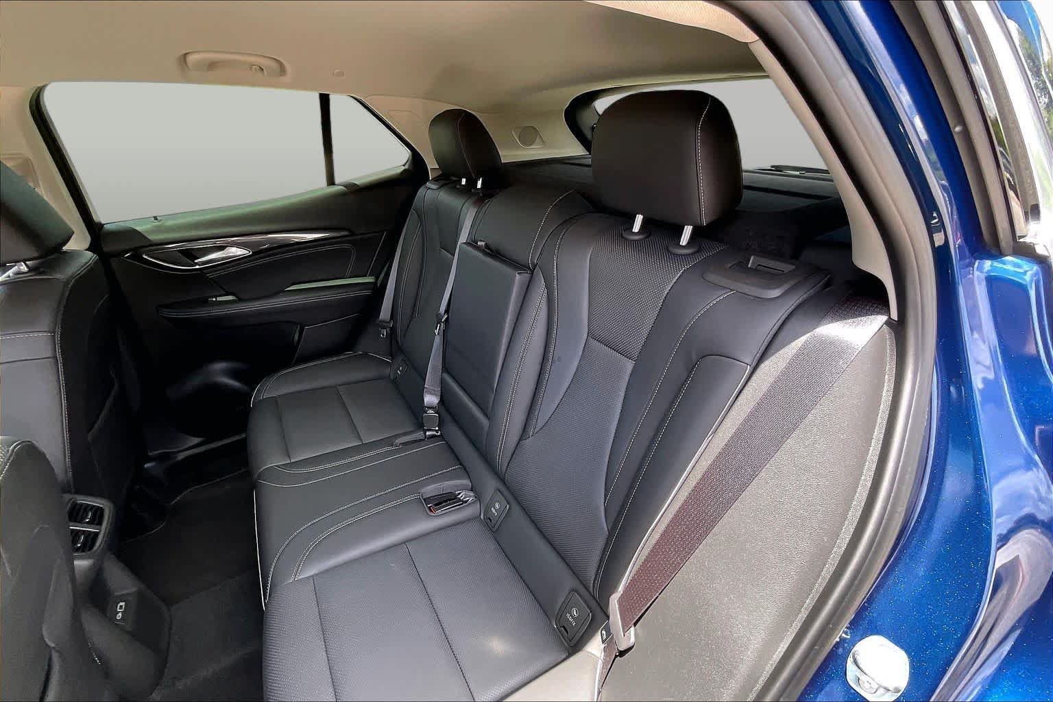 Used 2023 Sapphire Metallic Buick Essence image 19