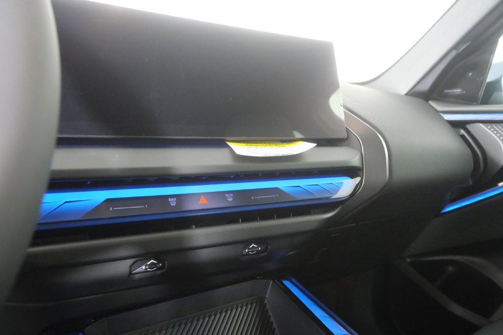 New 2026 Arctic Race Blue metallic BMW 30 xDrive image 22