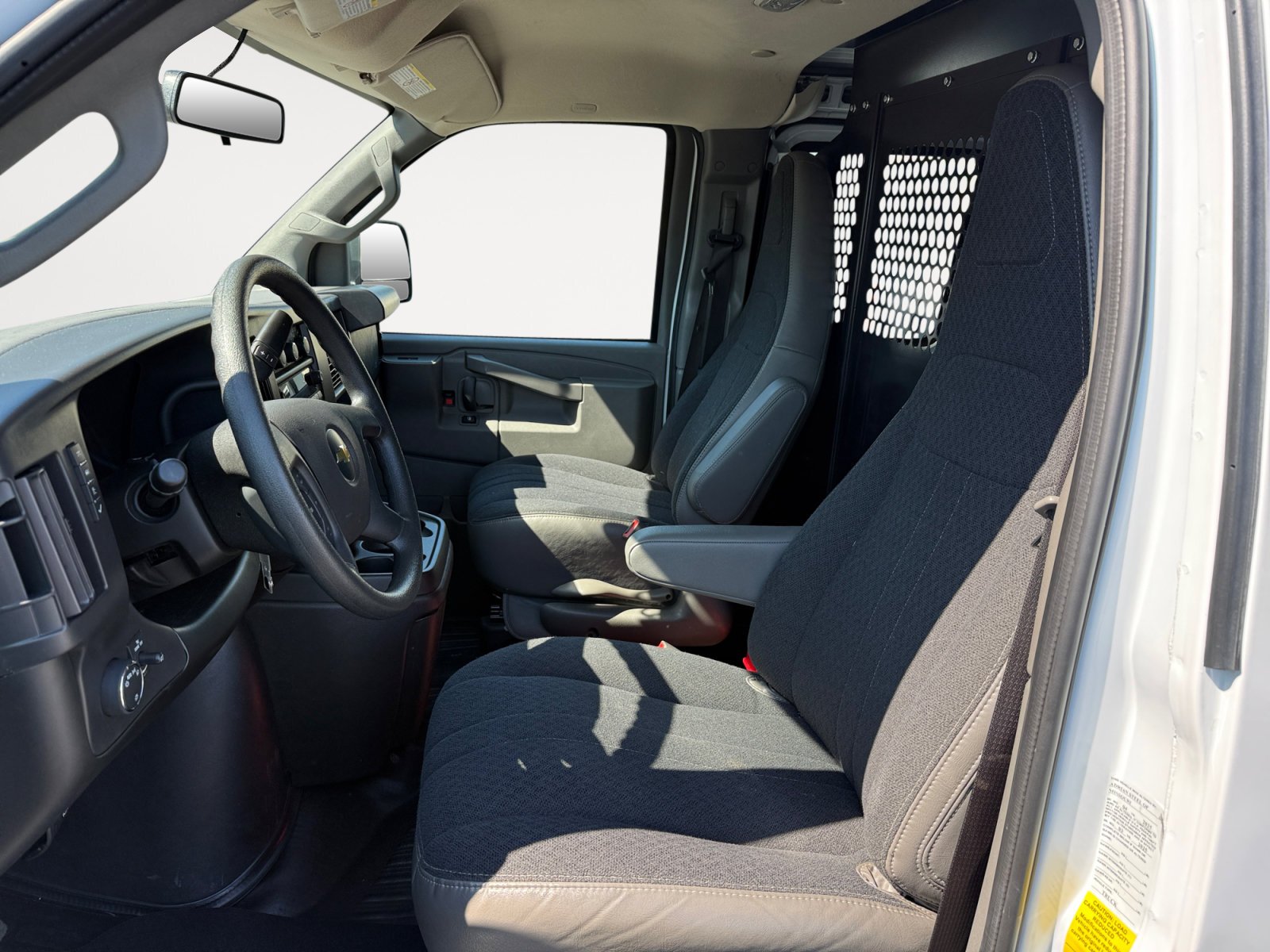 Used 2025 Summit White Chevrolet Work Van image 10