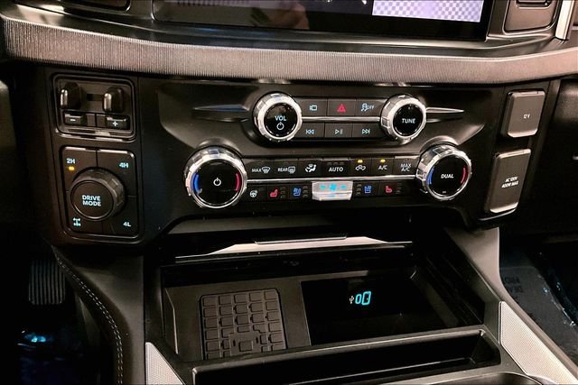 2026 Ford F-250 Super Duty Platinum - Photo 32
