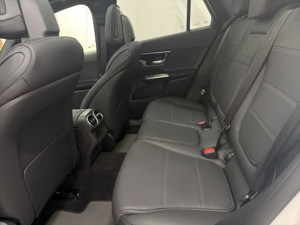 Used 2026 White Mercedes-Benz GLC 300 image 19