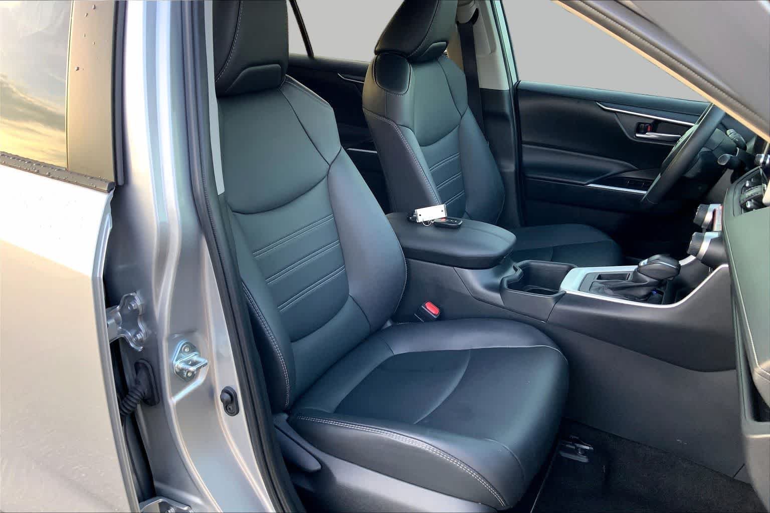 Used 2024 Silver Sky Metallic Toyota XLE Premium image 15
