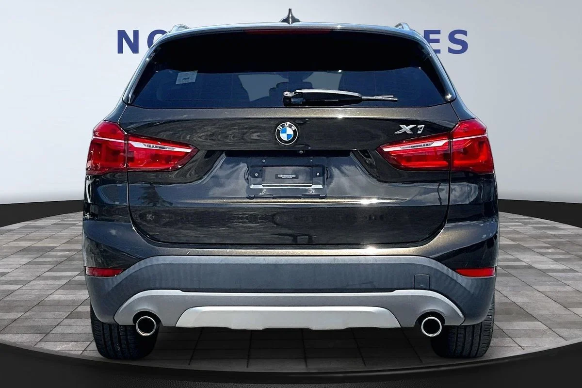 Used 2018 Green BMW xDrive28i image 5