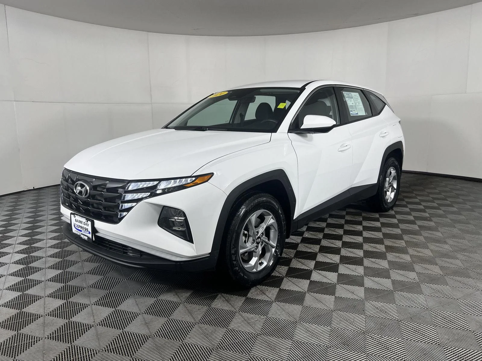 Used 2024  Hyundai SE image 15