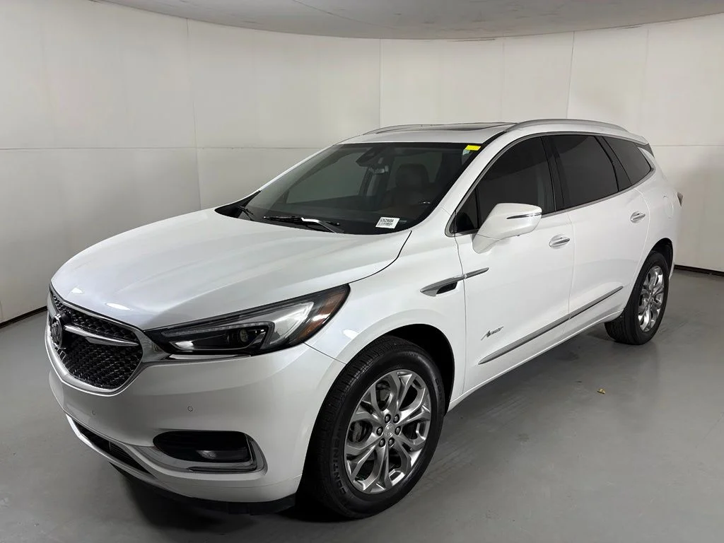 Used 2020 White Buick Avenir image 4