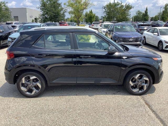 New 2026 Onyx Black Hyundai SEL image 4