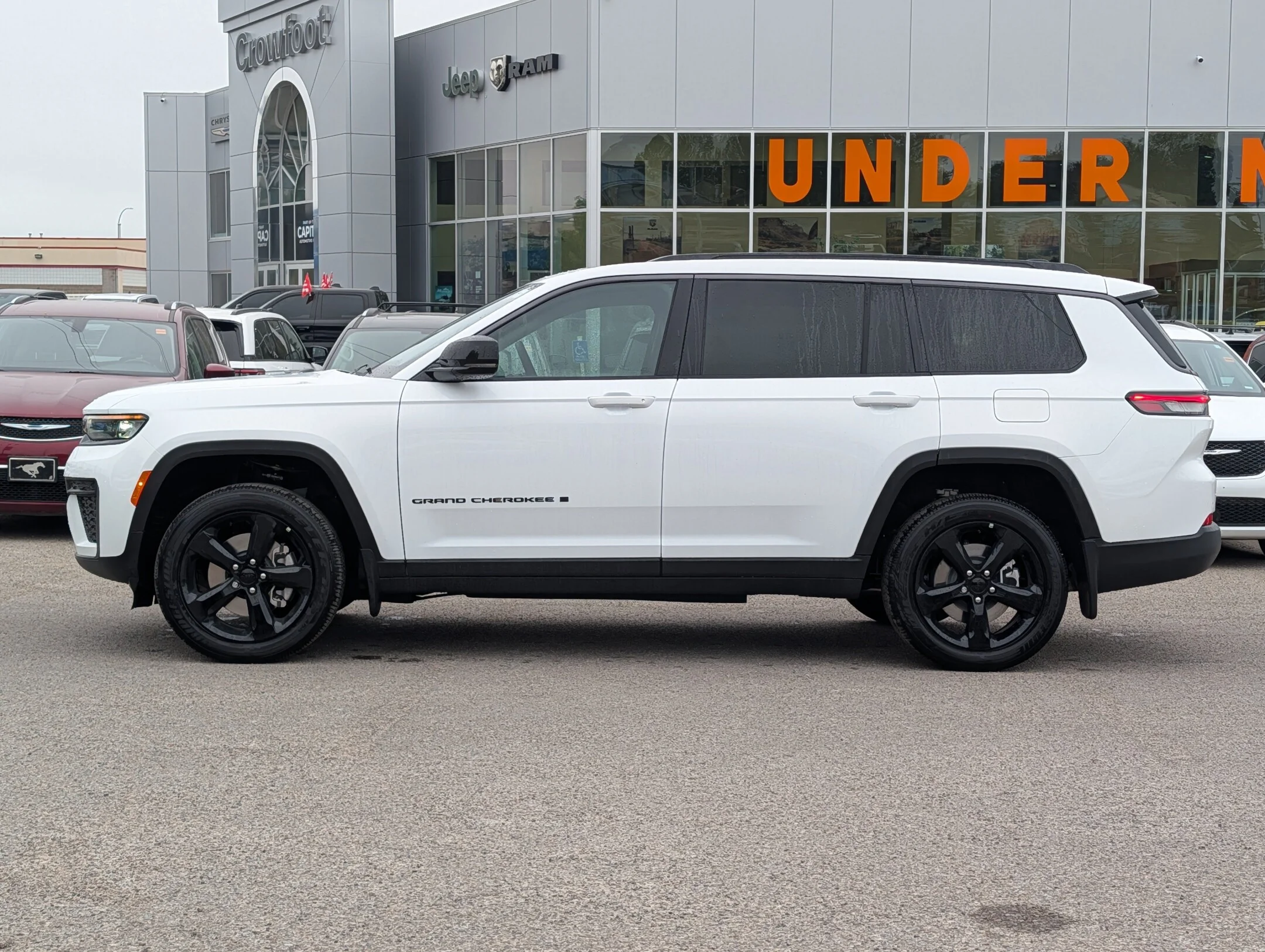 New 2026 White Jeep Altitude - - 4x4 - 20 Gloss Black Wheels - Remote Start - Capri Leatherette & More! image 5