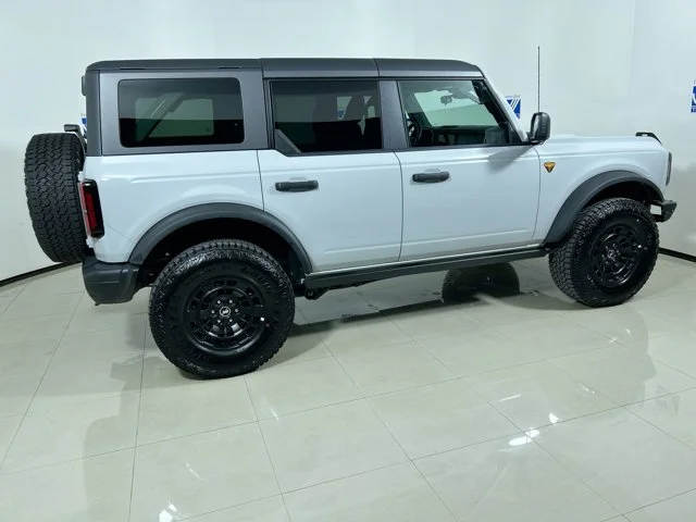 New 2026 AVALANCHE GRAY Ford Badlands 4-Door Hard Top w/Sasquatch & Lux Package image 8