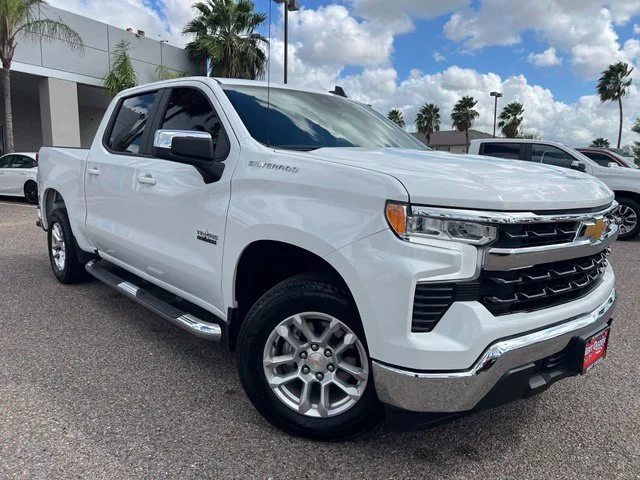 Used 2026 Summit White Chevrolet LT image 1