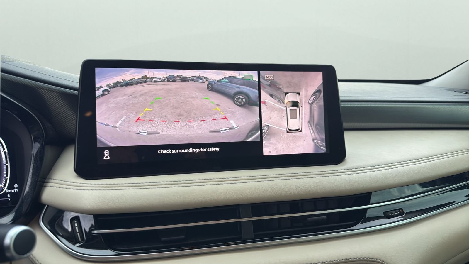 Used 2022 Black INFINITI LUXE image 16