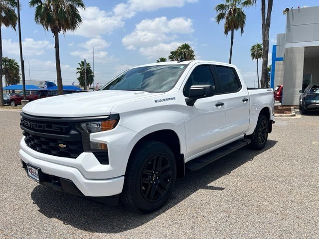 Used 2025 Summit White Chevrolet Custom image 3