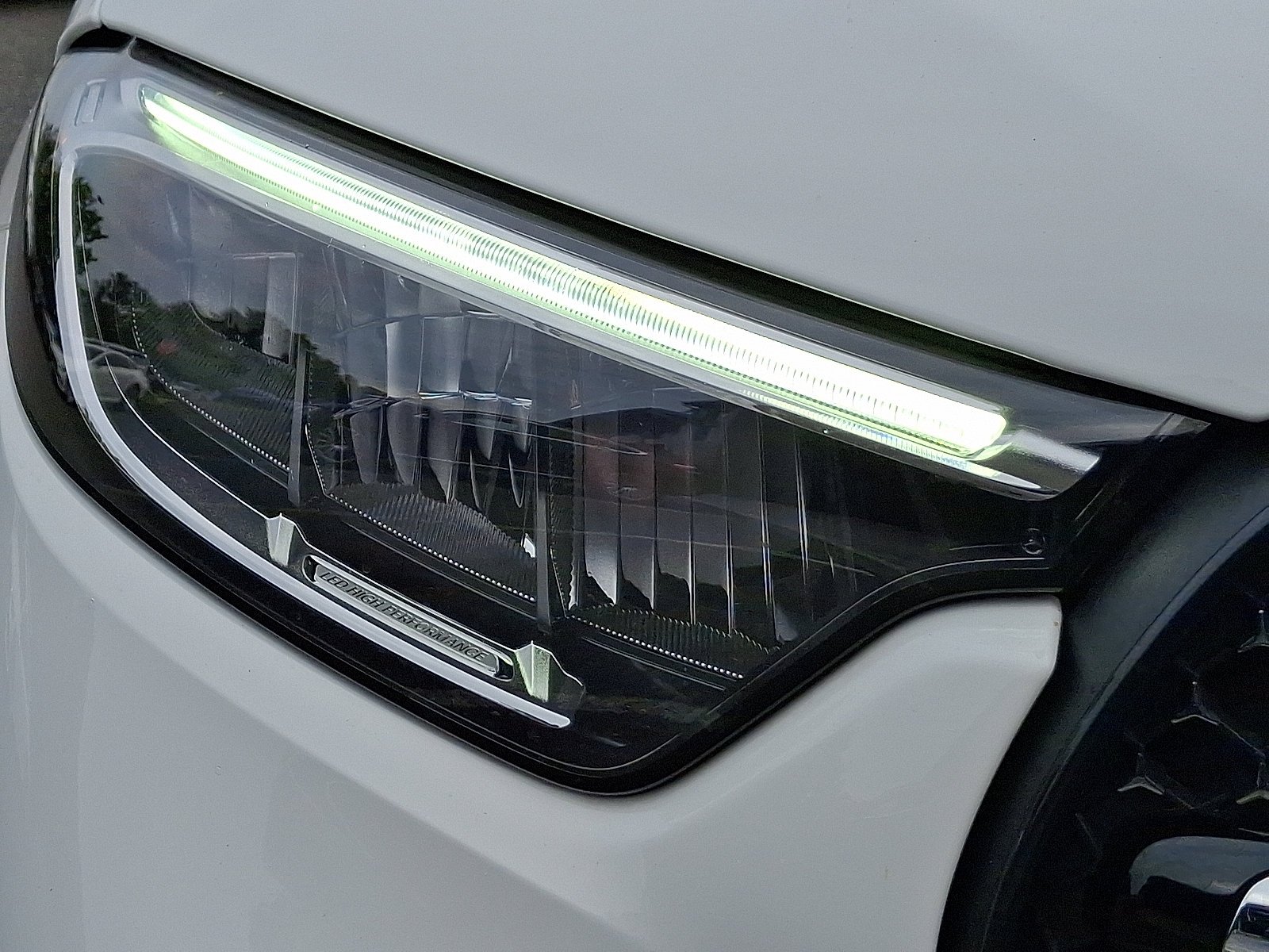 Certified Used 2025 Polar White   149 Mercedes-Benz GLC 300 image 9