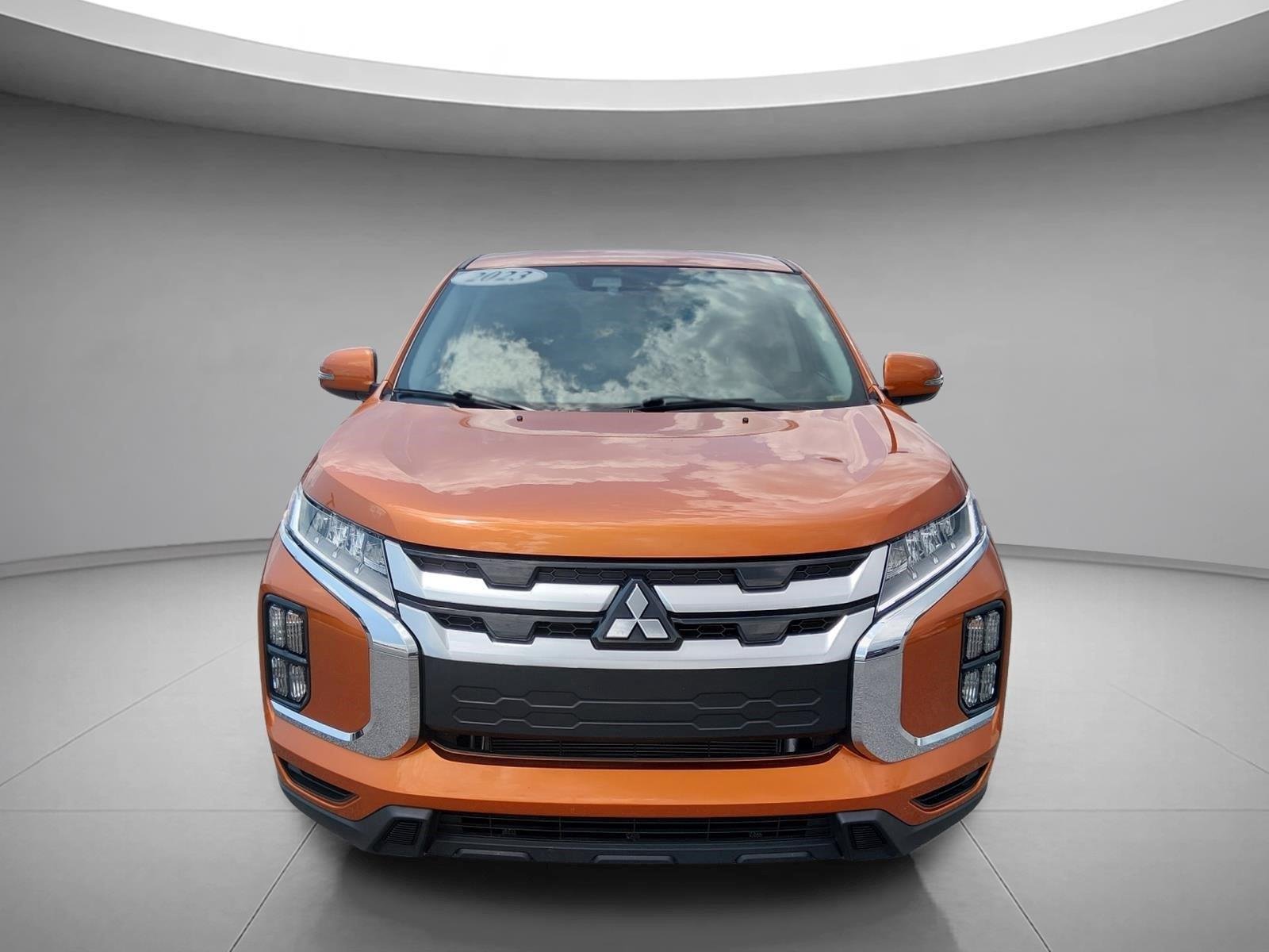 Used 2023 Sunshine Orange Metallic Mitsubishi ES image 8