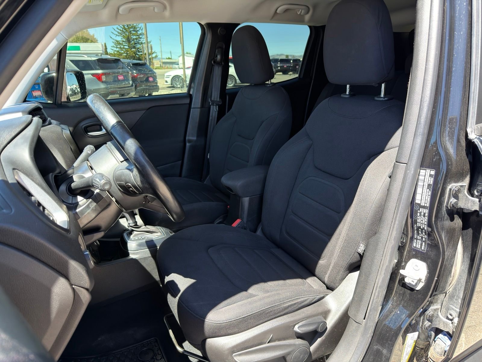Used 2018 Black Jeep Latitude image 14