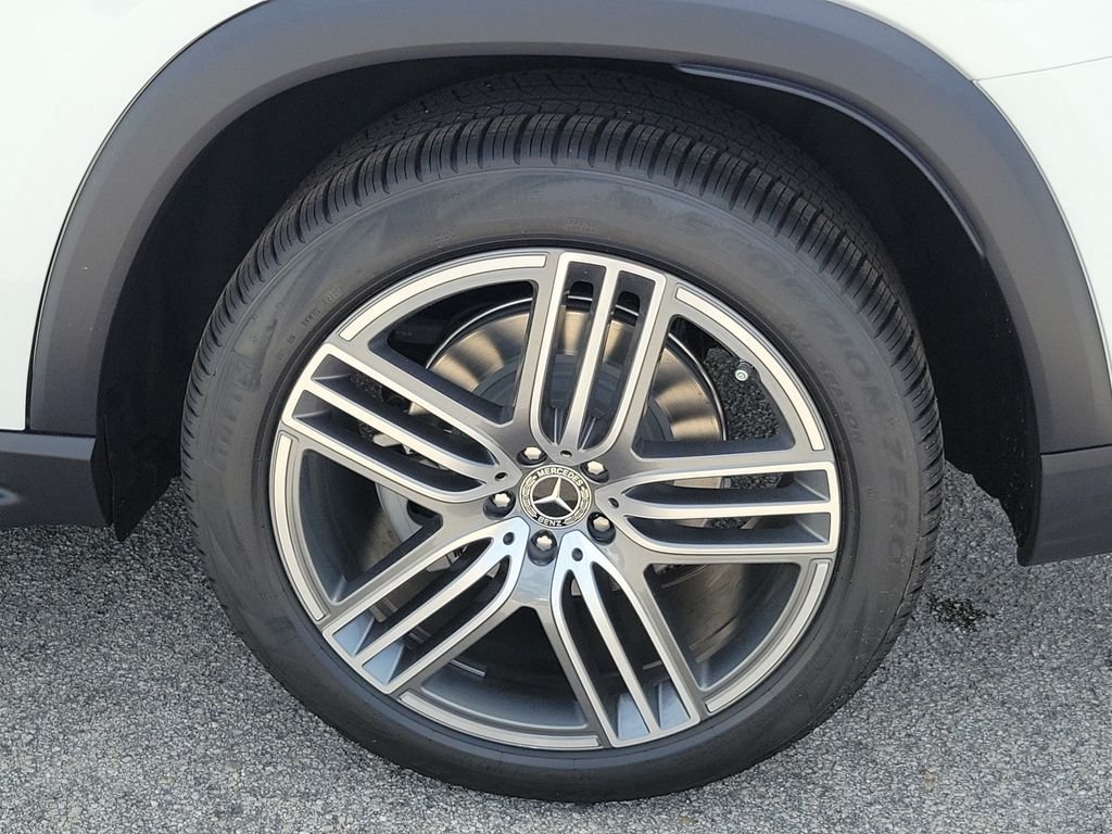 New 2026 Polar White Mercedes-Benz GLS 450 image 9
