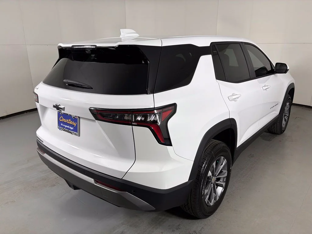 New 2027 Summit White Chevrolet LT image 10