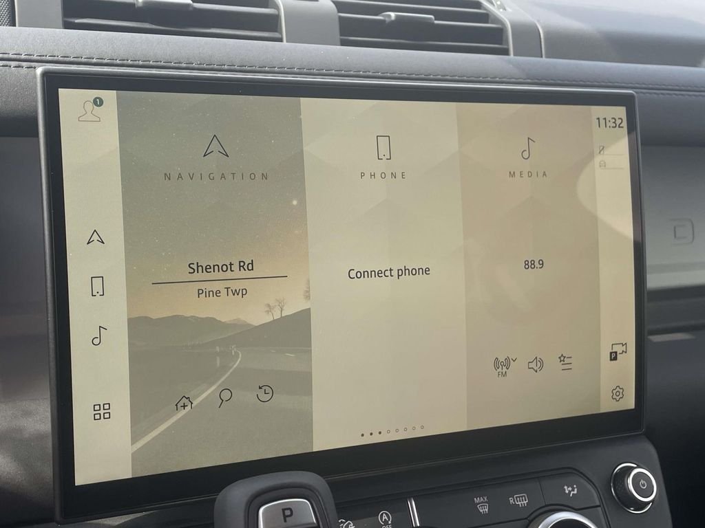 New 2026 Santorini Black Land Rover S image 22