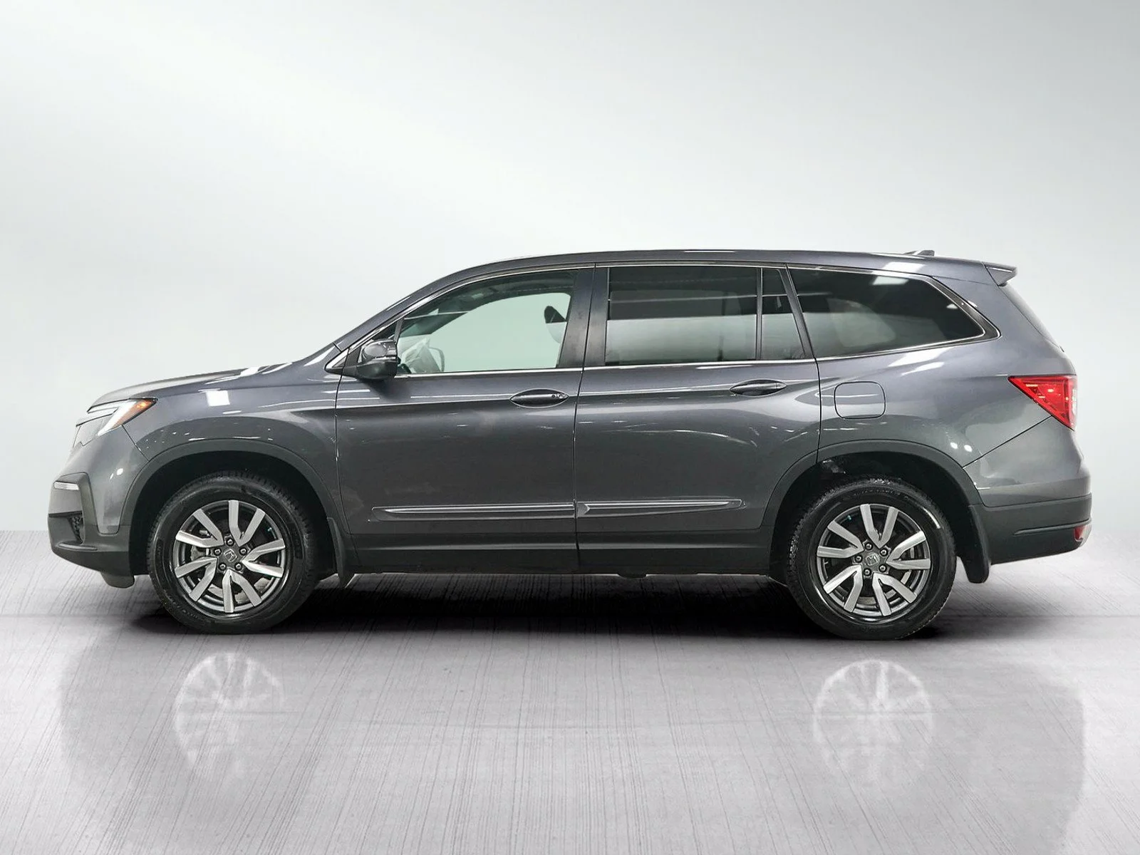 Used 2022 Honda Pilot EX-L with VIN 5FNYF6H52NB000692 for sale in Wayzata, Minnesota