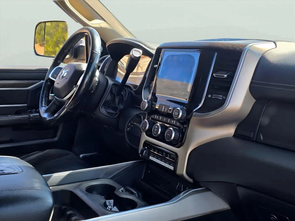 Used 2019 Diamond Black Crystal Pearlcoat Ram Laramie image 22