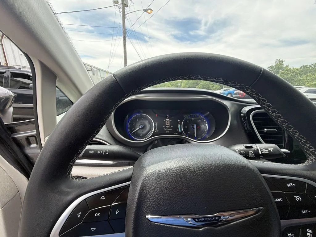 Used 2023 Gray Chrysler Touring L image 15