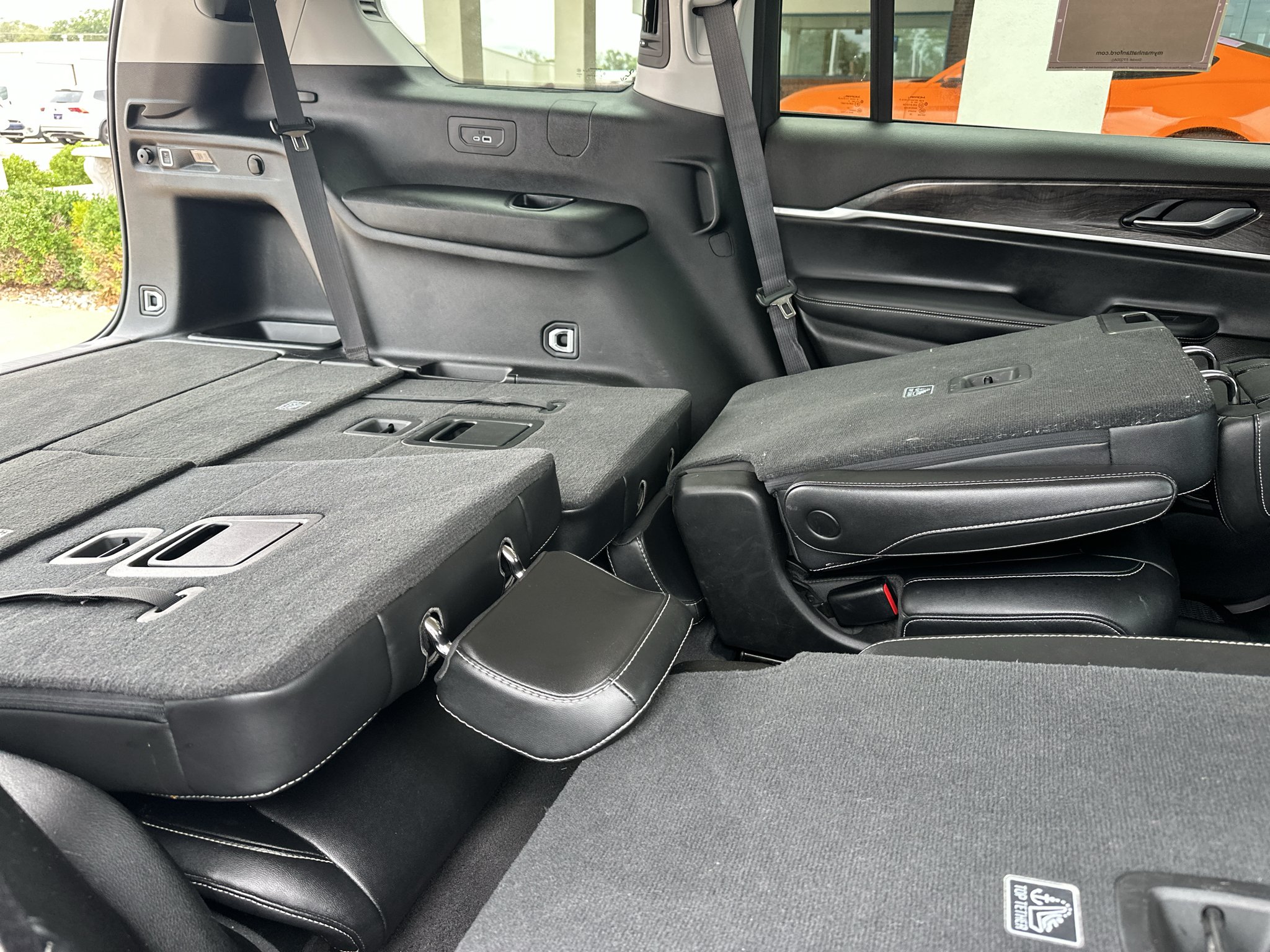 Used 2022 Diamond Black Crystal Pearlcoat Jeep Limited image 37