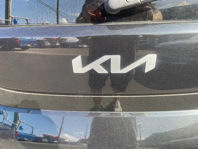 Used 2025 Black Kia LX image 21