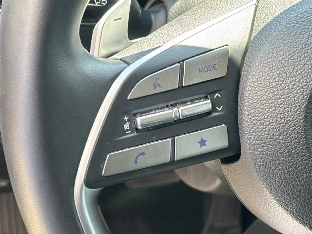 Used 2025 Silver Hyundai SEL image 36
