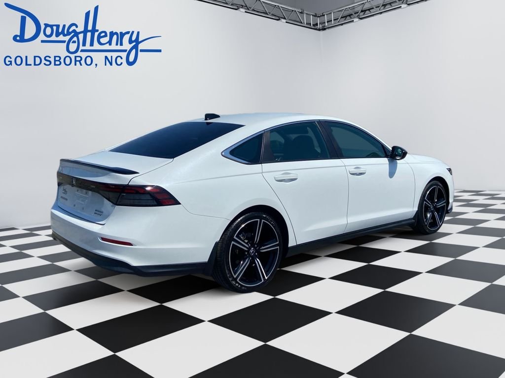 Used 2023  Honda Sport image 5