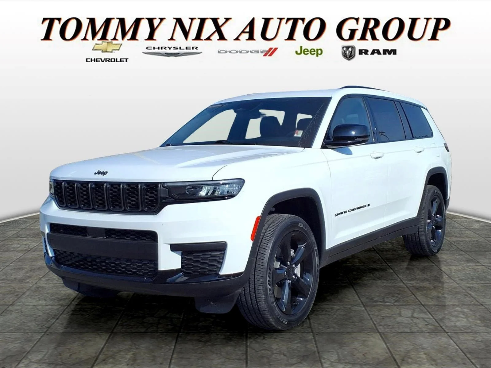 Used 2025 Bright White Clearcoat Jeep  image 1