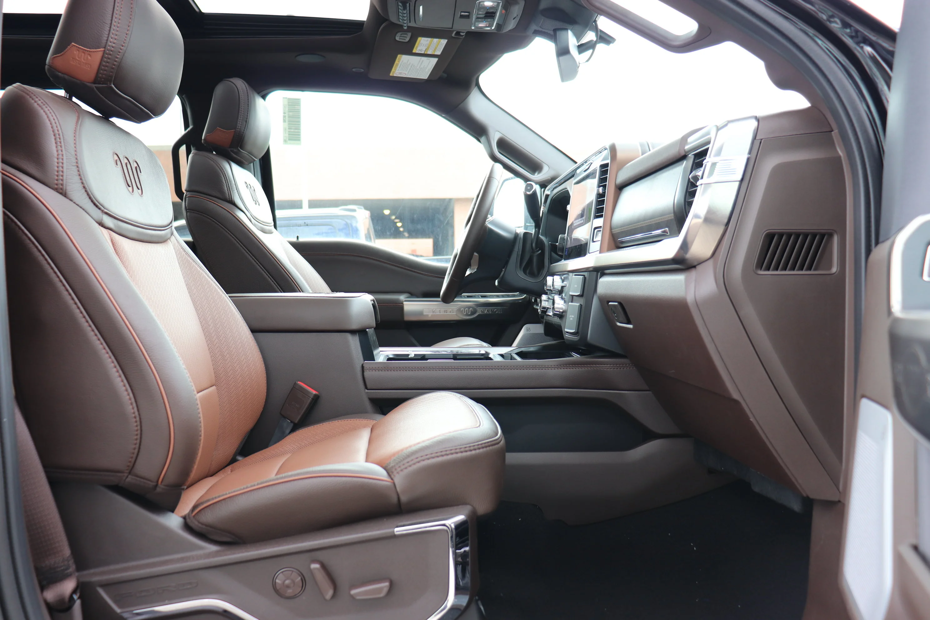 New 2026 AGATE BLACK METALLIC Ford King Ranch image 9