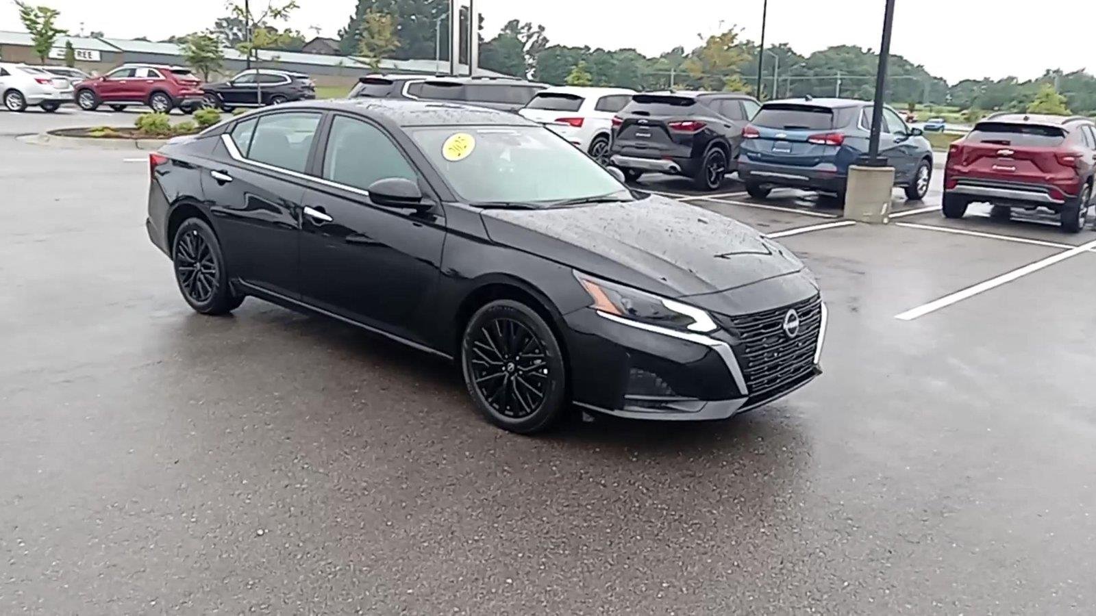 Used 2025 Nissan Altima SV with VIN 1N4BL4DW1SN406127 for sale in Kansas City