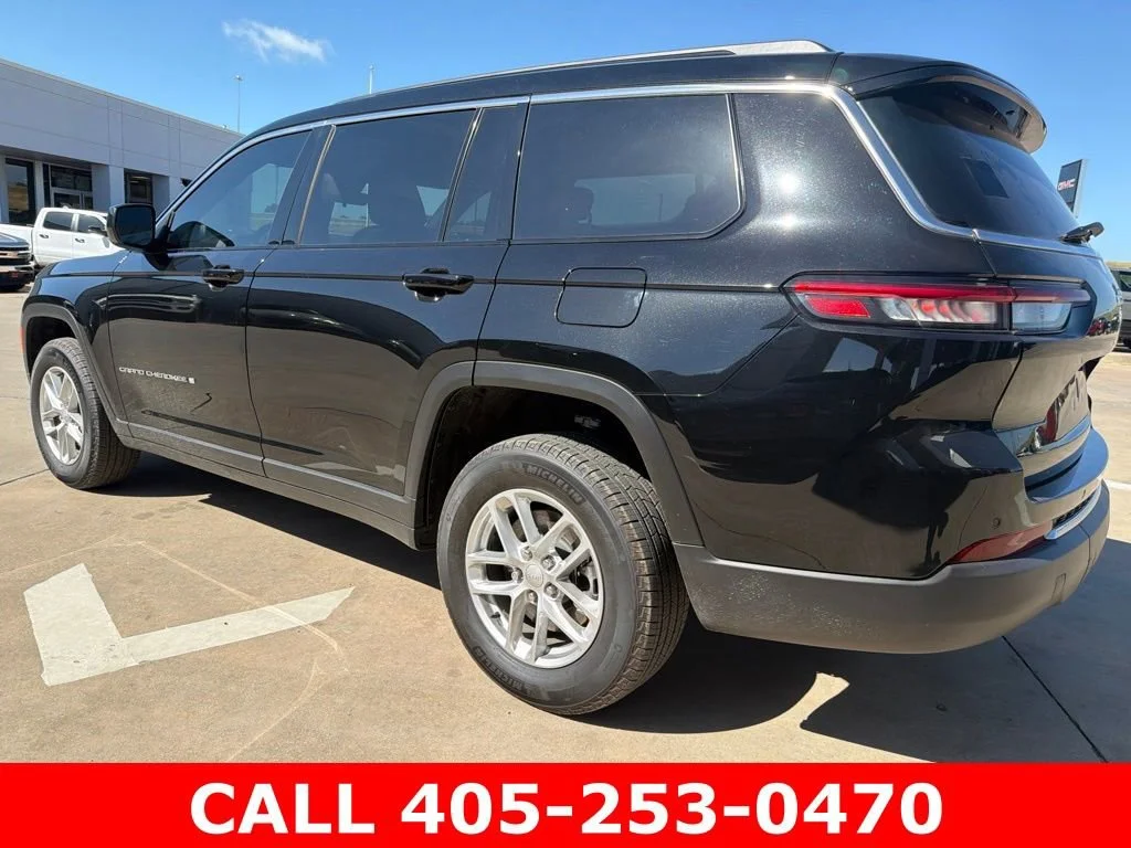 Used 2025 Black Jeep Laredo 4x2 image 5
