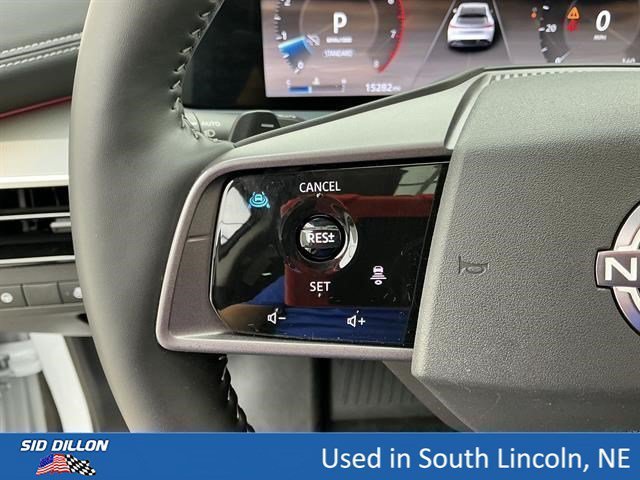 Used 2025 Everest White Pearl Tricoat Nissan SL image 9