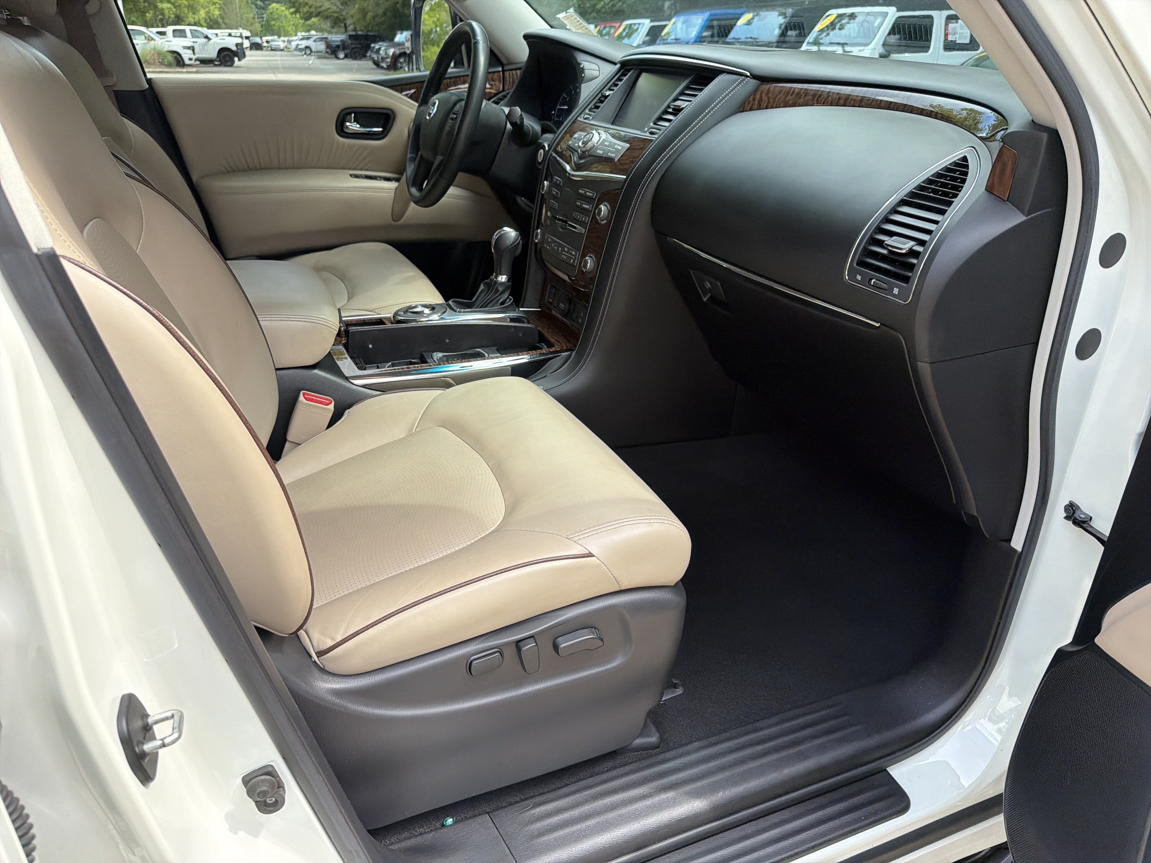 Used 2017 Pearl White Nissan SL image 13