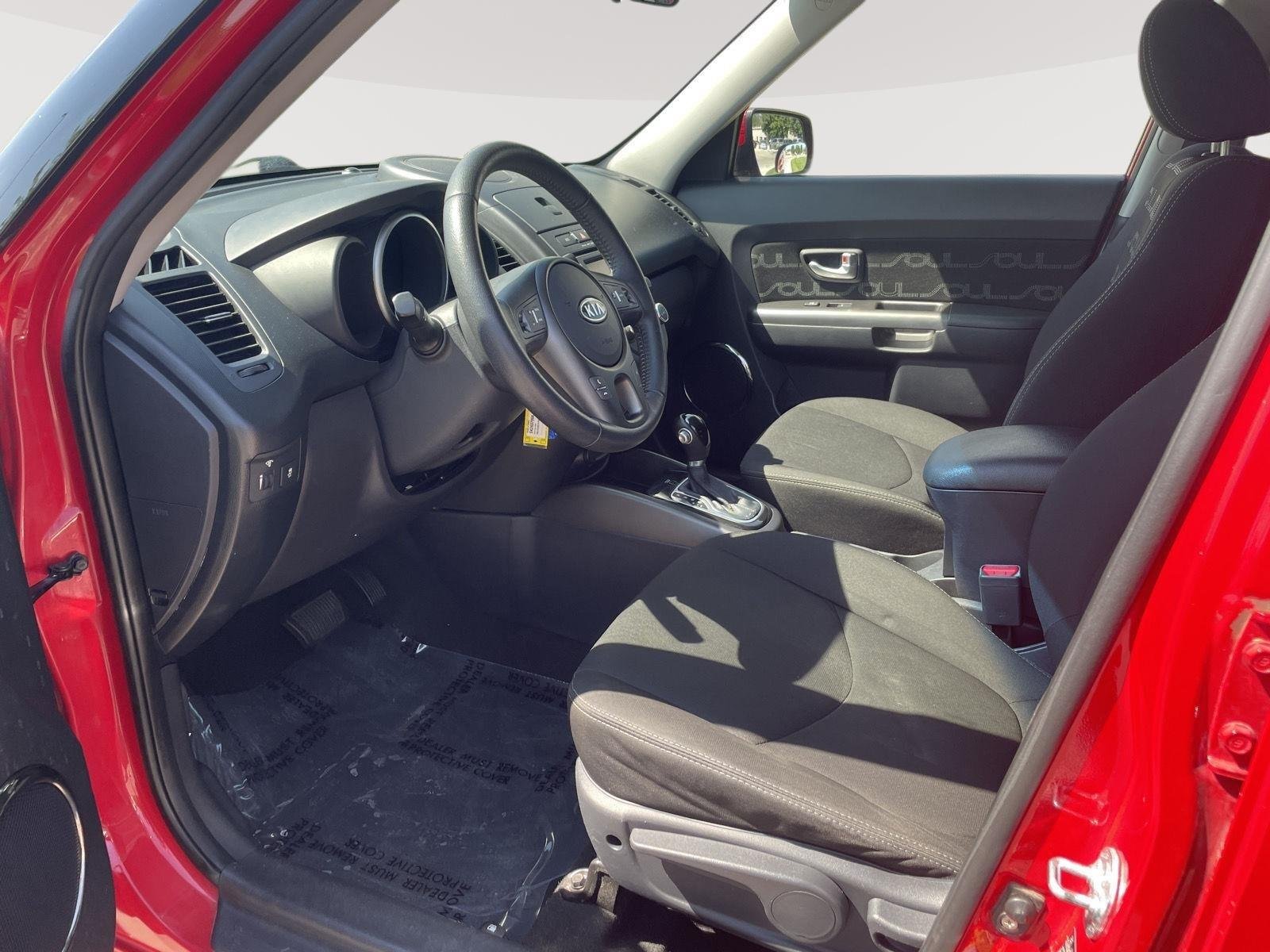 Used 2012 Molten Kia + image 9